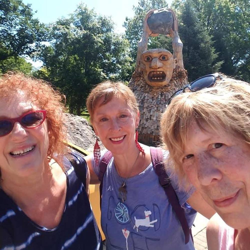 Meet your Posher, Rena